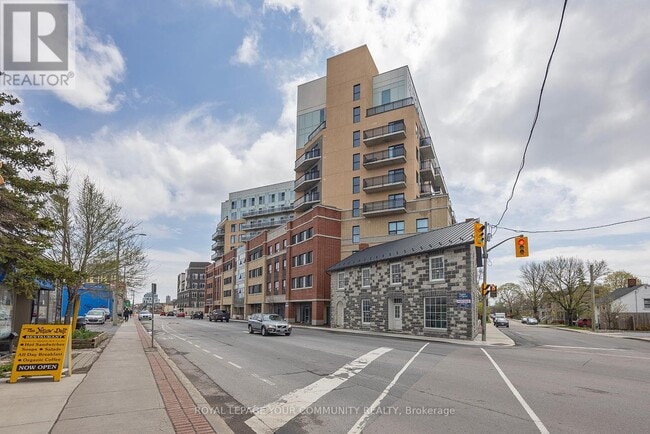 Building Photo - 652 Princess St
