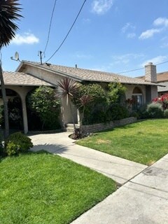 Front of building - 5941 Kingman Ave