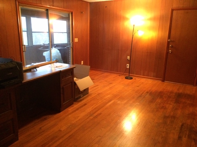 living room - 615 N 8th St