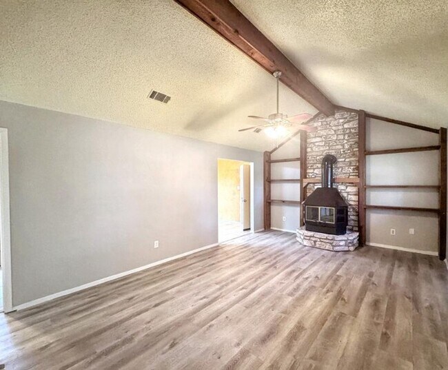 Foto del edificio - 501 Ridge Dr