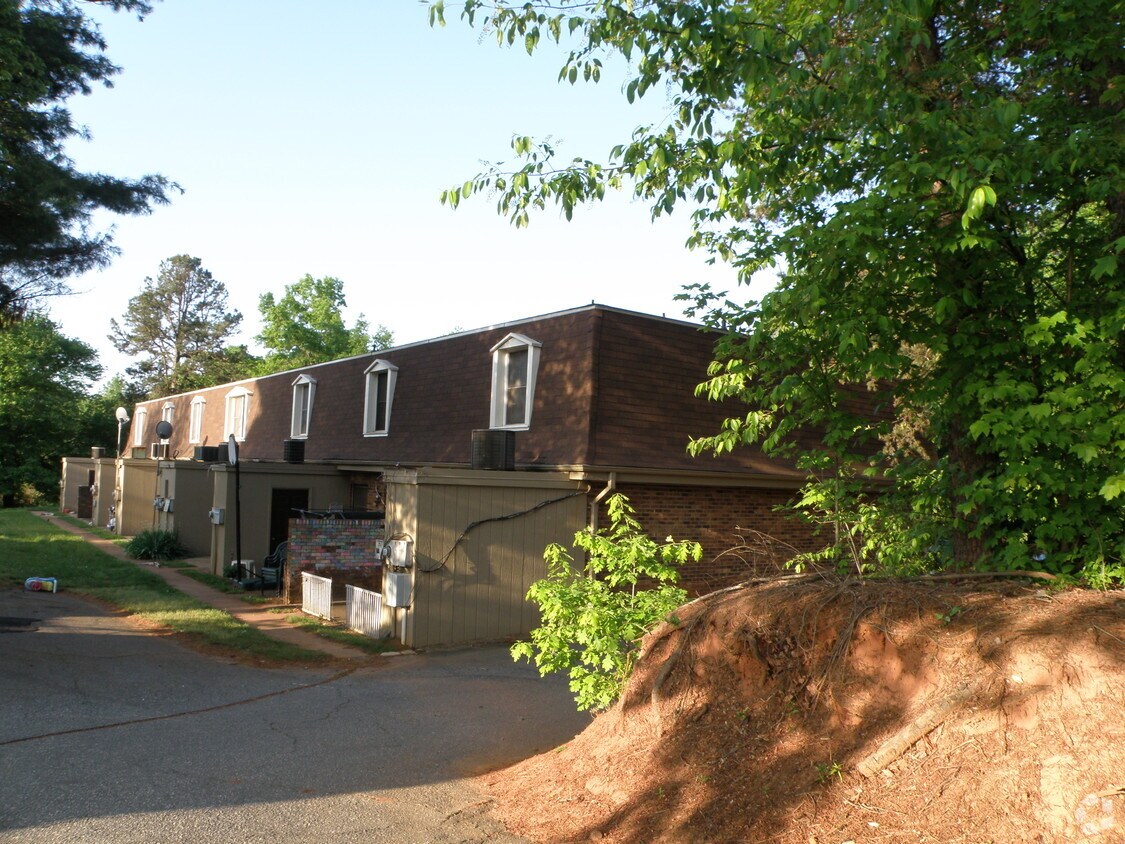 Building Photo - 520-532 19th St NW