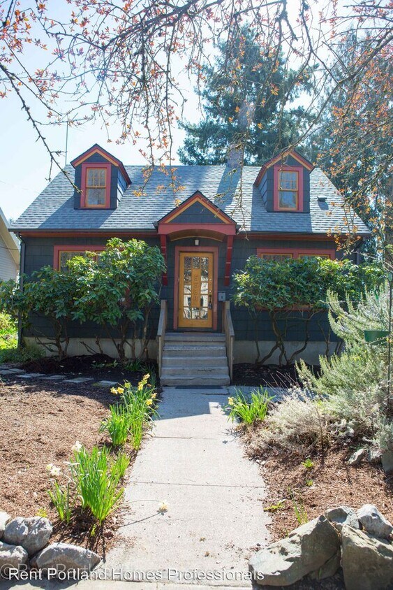 Primary Photo - 2 br, 1 bath House - 5528 SE Belmont Street