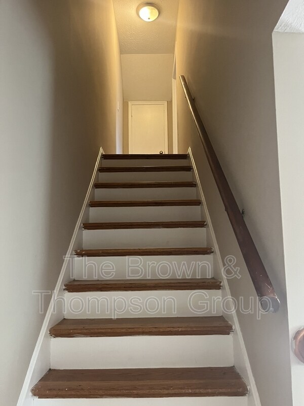 Foto del edificio - 356 Radcliffe Rd