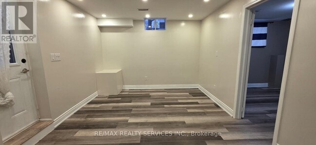 Building Photo - 34 Interlacken Dr