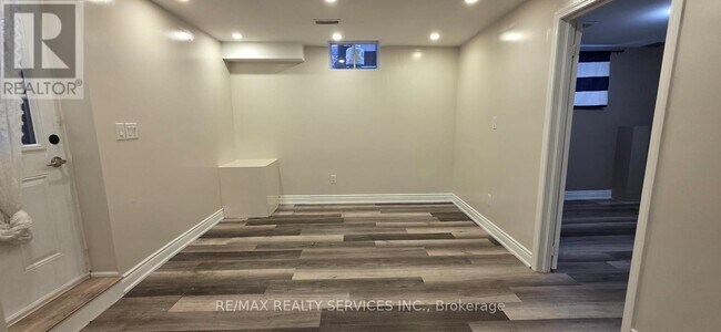 Photo du bâtiment - 34 Interlacken Dr