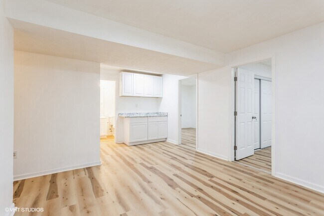 Foto del edificio - 711 Luke Rd