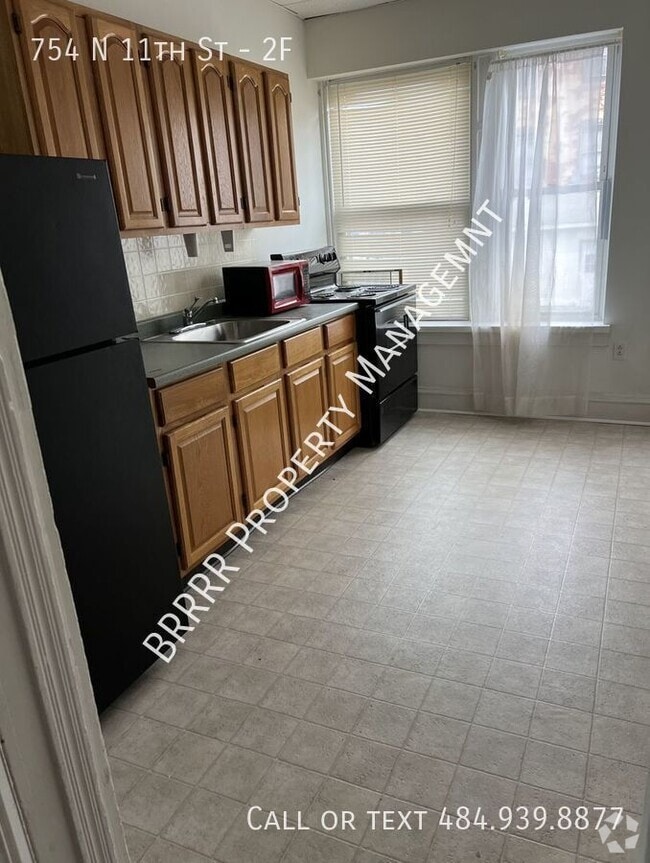 Building Photo - 754 N 11th St
