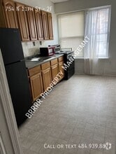 Building Photo - 754 N 11th St
