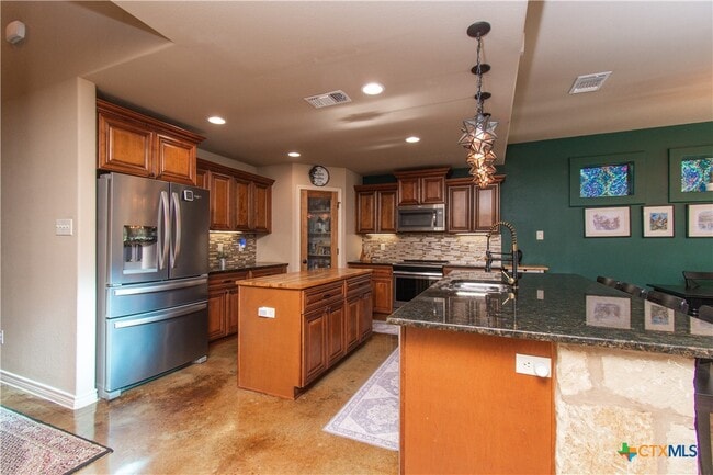 Foto del edificio - 1020 Woodland Bend Cir