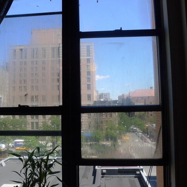 Building Photo - 309 W 109th St