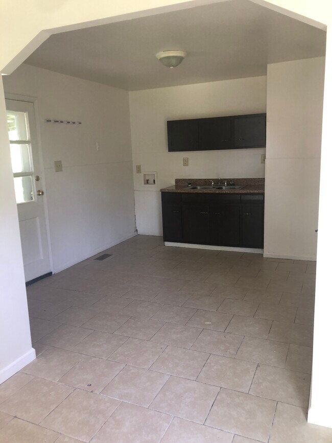 Foto del edificio - 6229 Carmin Ave