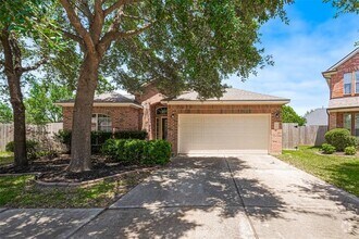 Building Photo - 2502 Oakthorn Ct