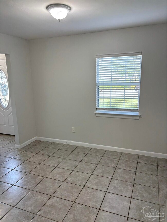 Building Photo - 8410 Williamsburg Cir