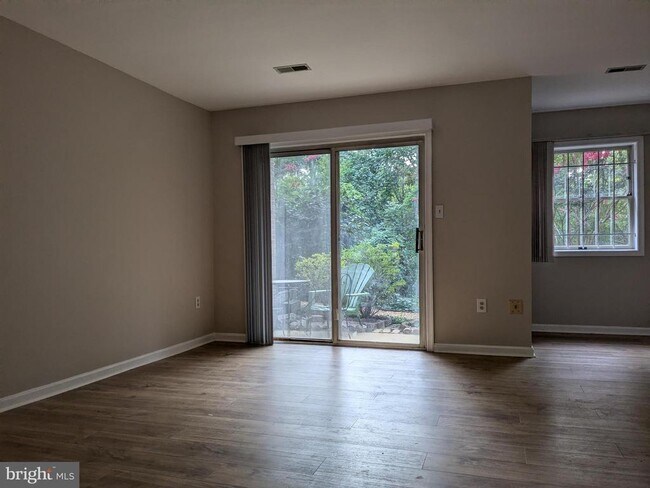 Foto del edificio - 3758 Madison Ln