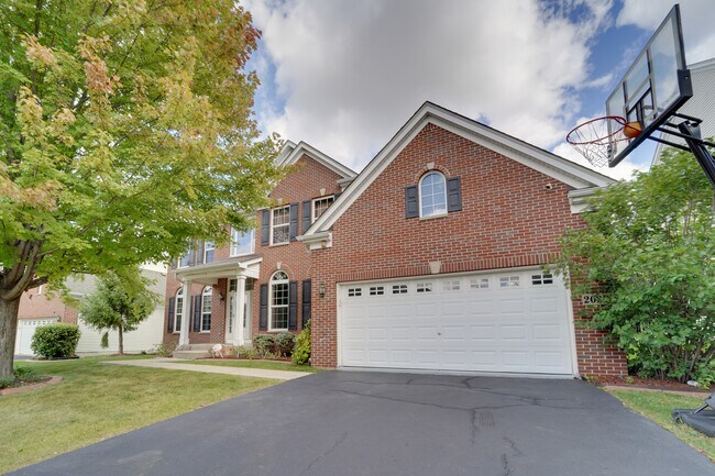 Building Photo - 2027 Amelia Ln