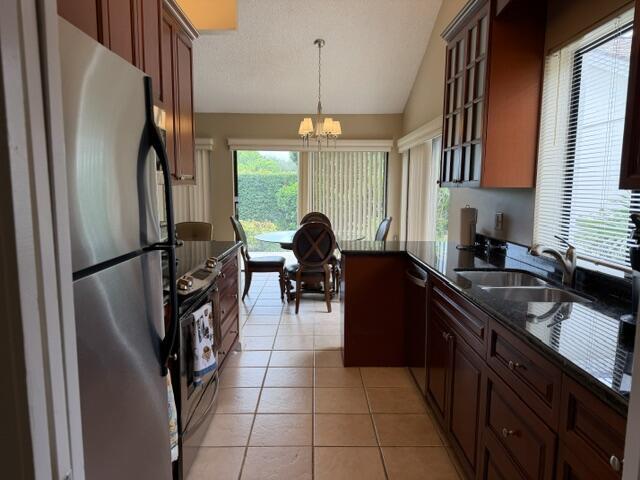 Foto del edificio - 254 Ridge Rd