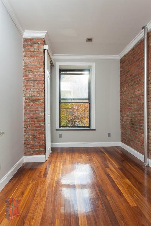 Foto del edificio - 16 E 116th St