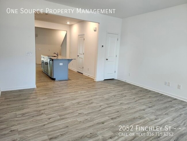 Photo - 2052 Finchley St Townhome