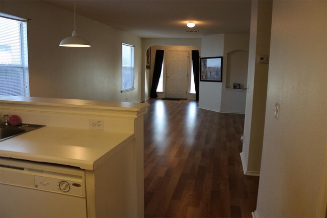 Foto del edificio - 16728 Hamilton Point Cir