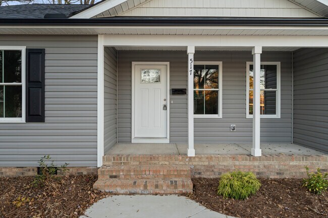 Foto del edificio - 517 W Cemetery St