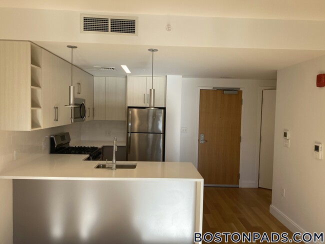 Building Photo - 150 Camden St