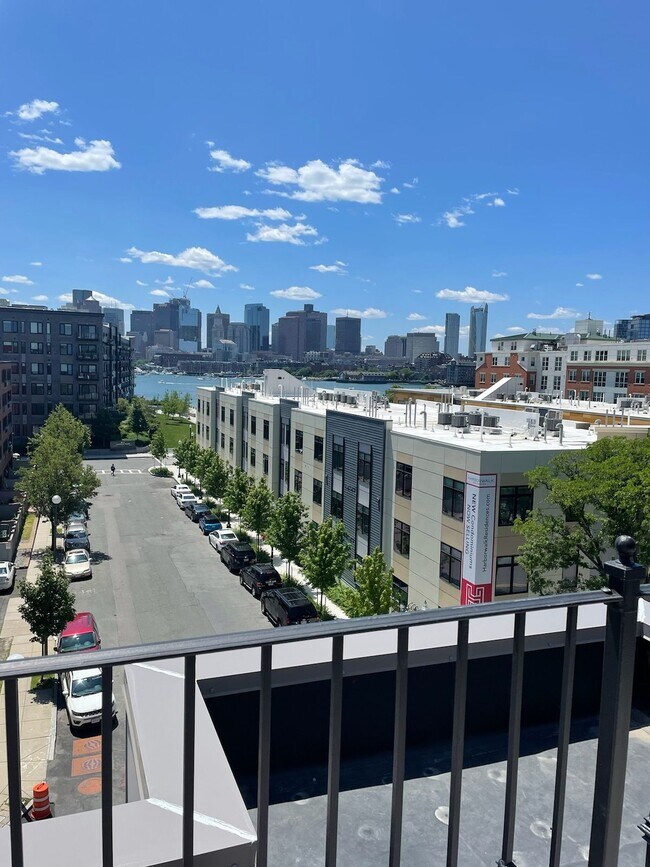 Foto del edificio - 168 Sumner St