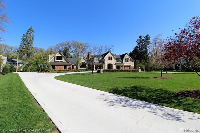 Building Photo - 215 Martell Dr