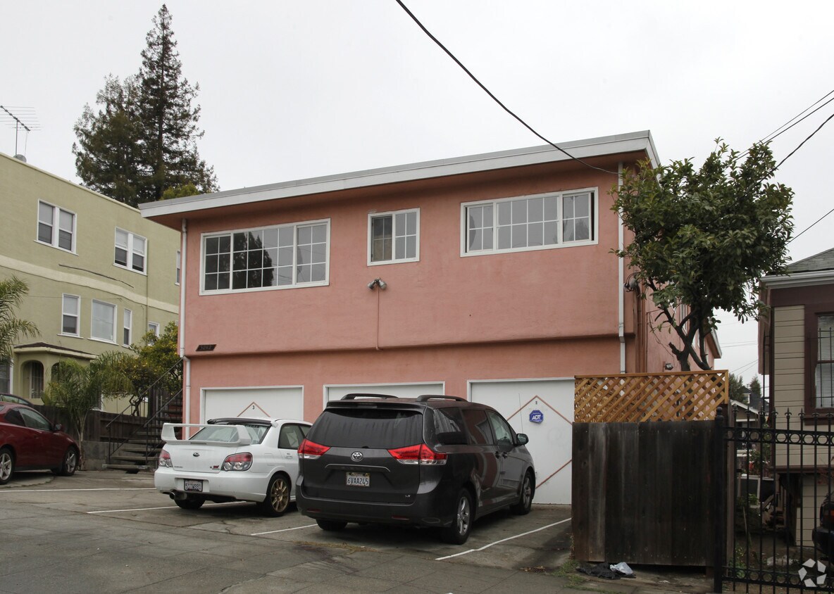 Foto del edificio - 3242 Davis St