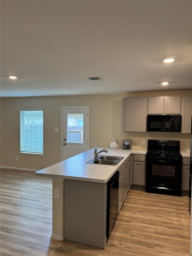 Foto del edificio - 17591 Longwood Trce Ln