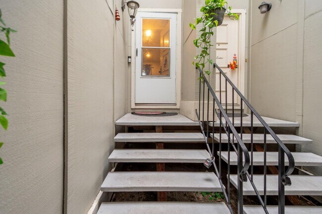 Foto del edificio - Beautiful Townhome in Northpoint Community in Cupertino!