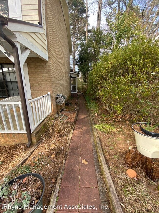 Building Photo - 2 br, 2.5 bath House - 3804-A Marcom Street