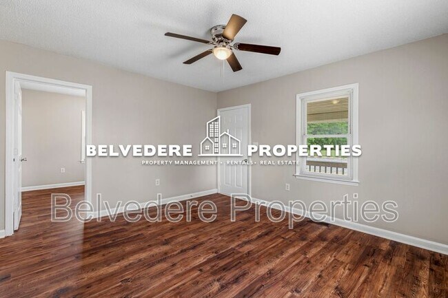 Foto del edificio - 2210 E Market St