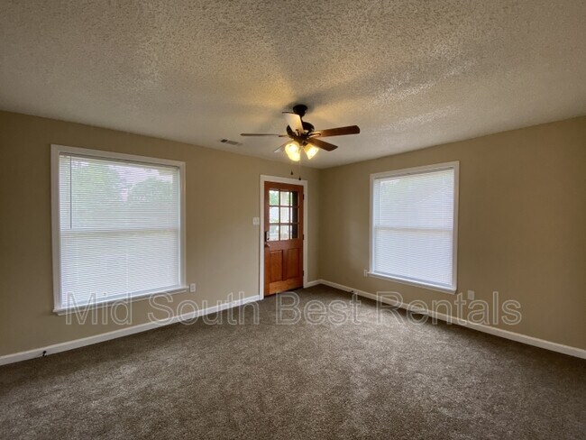 Foto del edificio - 2309 S Park St
