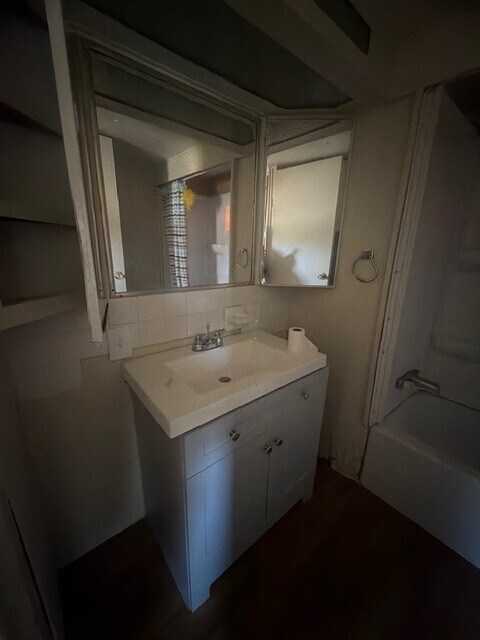 Foto del edificio - 1075 Sweeten Creek Rd