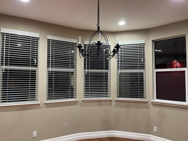 Building Photo - Spacious Castro Valley Townhome w/attached...