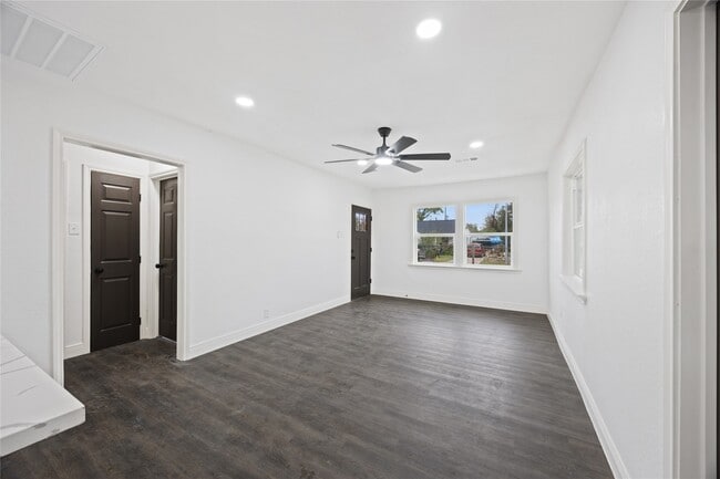 Foto del edificio - 125 Bolden St