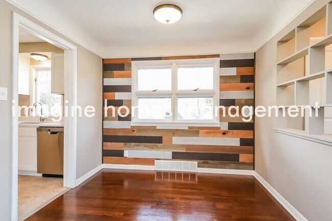 Foto del edificio - 32740 Parkway Dr