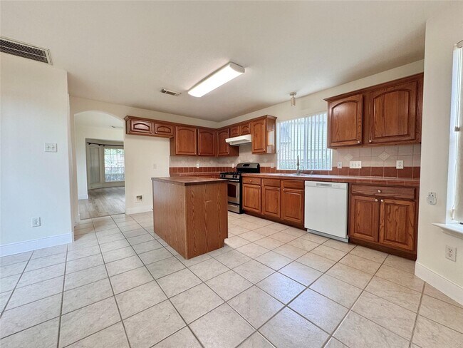 Foto del edificio - 8530 Regalbrook Dr