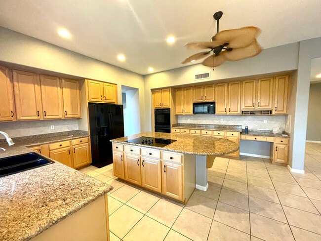 Building Photo - 1608 W Amberwood Dr