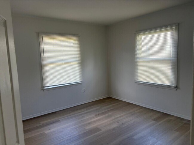 Foto del edificio - 55 Bloomfield Ln