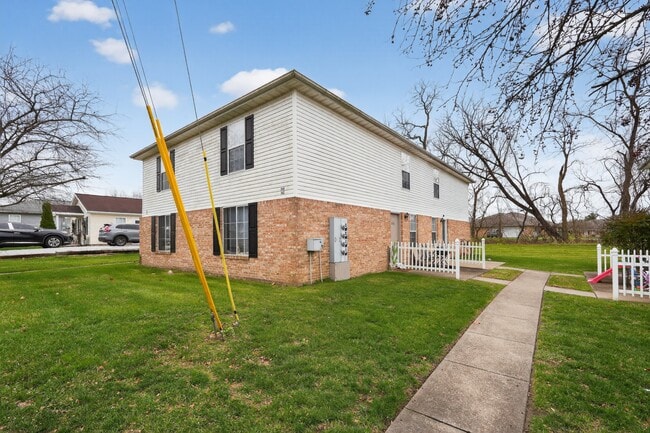 Exterior - Chartwell Apartments