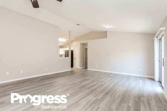 Building Photo - 3014 Caroline Crest Dr E