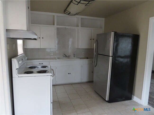 Foto del edificio - 214 E Munroe Ave