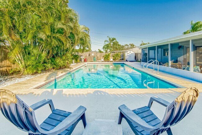 Foto del edificio - 6004 Golf and Sea Blvd
