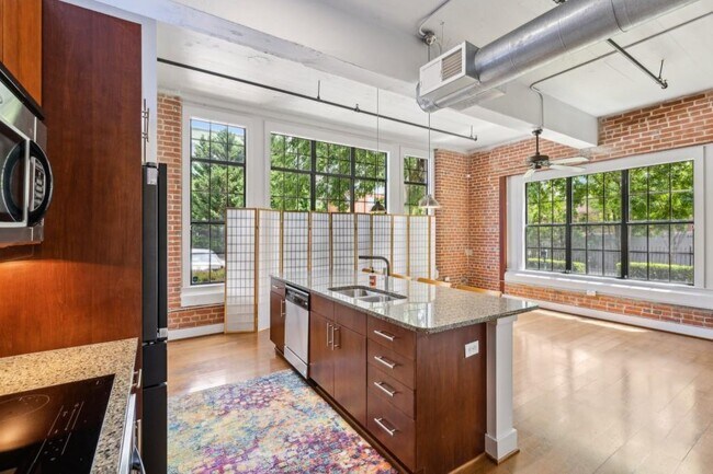Foto del edificio - 1261 Caroline St NE