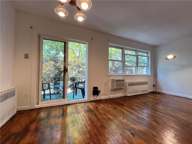 Foto del edificio - 2077 E 54th St