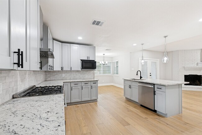 Foto del edificio - 10903 Holly Springs Dr
