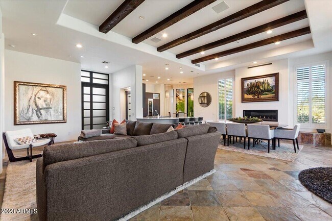 Foto del edificio - 9280 E Thompson Peak Pkwy