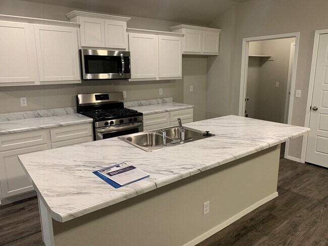 Foto del edificio - This is a very well maintained home in the desirable Bixby School district.