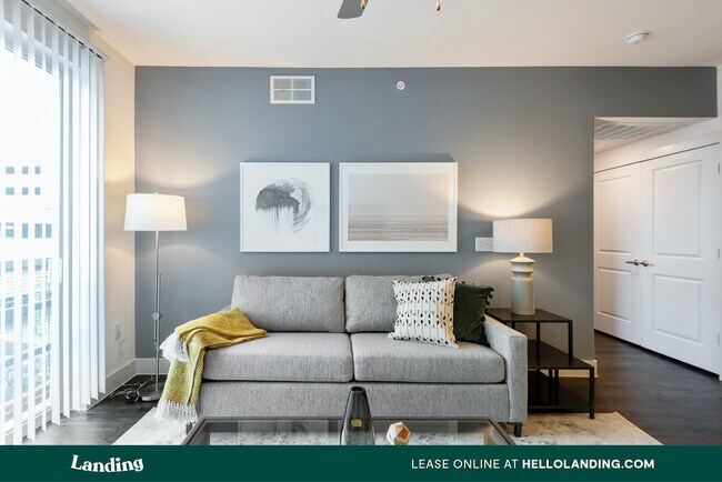 Foto del edificio - 8100 Cypresswood Dr